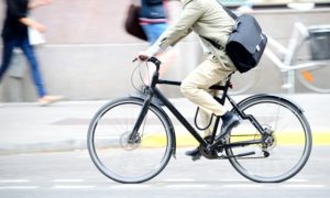 クロスバイクで街乗りするときの服装・ファッション